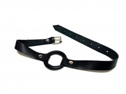 Черный кляп-кольцо на кожаных ремешках Черный кляп-кольцо на кожаных ремешках