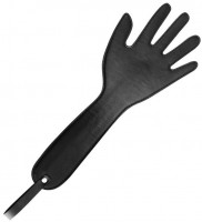Черная шлепалка с виде ладони с удлиненной ручкой - 36 см.