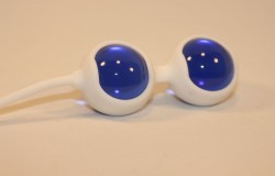 Сине-белые вагинальные шарики со смещённым центром тяжести
