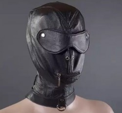 Шлем с шорами, молнией для рта и ошейником Шлем с шорами, молнией для рта и ошейником