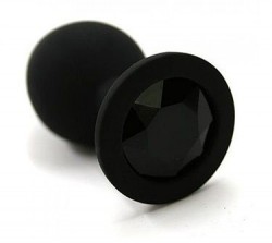 Чёрная анальная втулка с чёрным кристаллом - 7,3 см. Чёрная анальная втулка с чёрным кристаллом - 7,3 см.