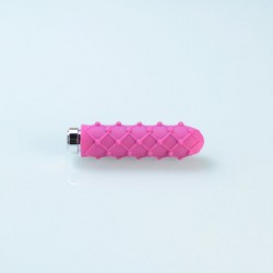 Розовый вибромассажер с рельефной поверхностью серии Charms Lace - Raspberry Pink