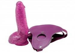 Гламурный страпон с блёстками Bree Olson Glitter Glam Strap-On Harness Dong - 16 см. Гламурный страпон с блёстками Bree Olson Glitter Glam Strap-On Harness Dong - 16 см.
