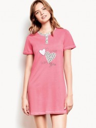 Короткая домашняя сорочка на пуговицах с сердечками Infiore