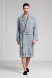 Классический мужской халат средней длины из мягкой плюшевой ткани Laete